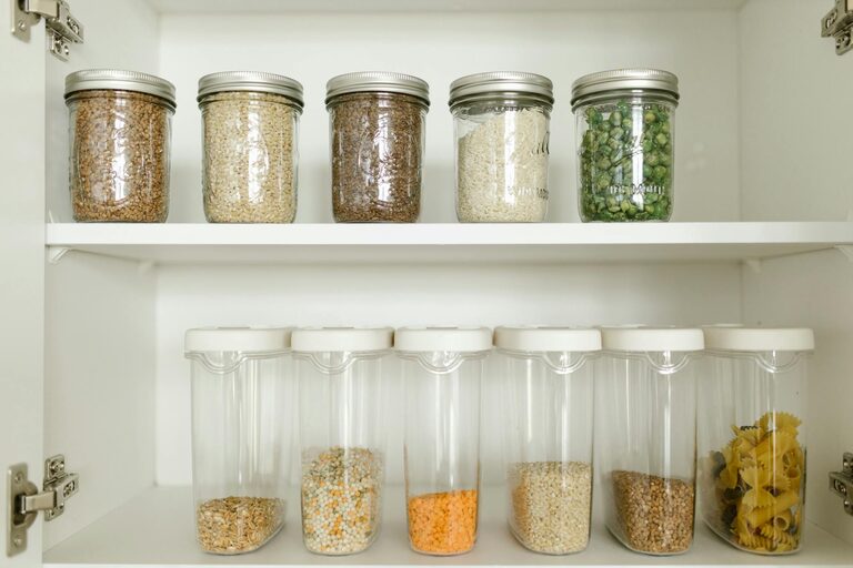 How to Keep a Tidy Fridge and Pantry: Simple Tips for Organized Storage